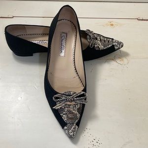 Oscar de la Renta Black and Snake Print Flats